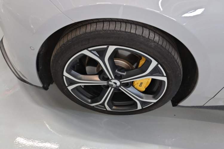 Used Nio ET5T 2024 75kWh Touring Left Front Wheel Hub