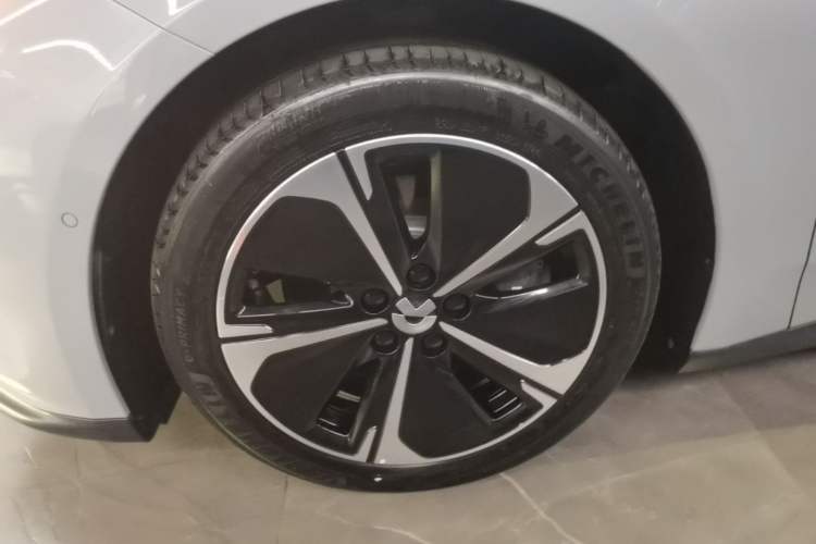 Used Nio ET5T 2024 75kWh Touring Left Front Wheel Hub