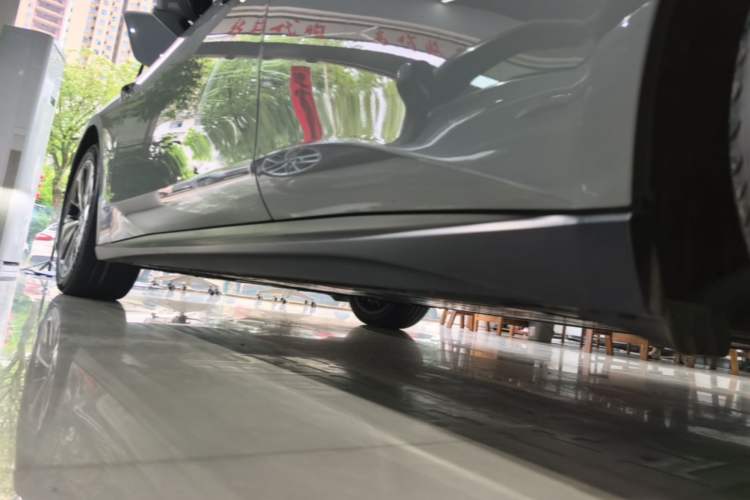 Used Nio ET5T 2024 75kWh Touring Left Side Sill