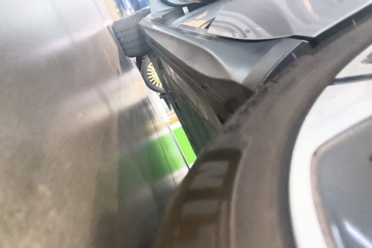 Used Nio ET5T 2024 75kWh Touring Left Side Sill
