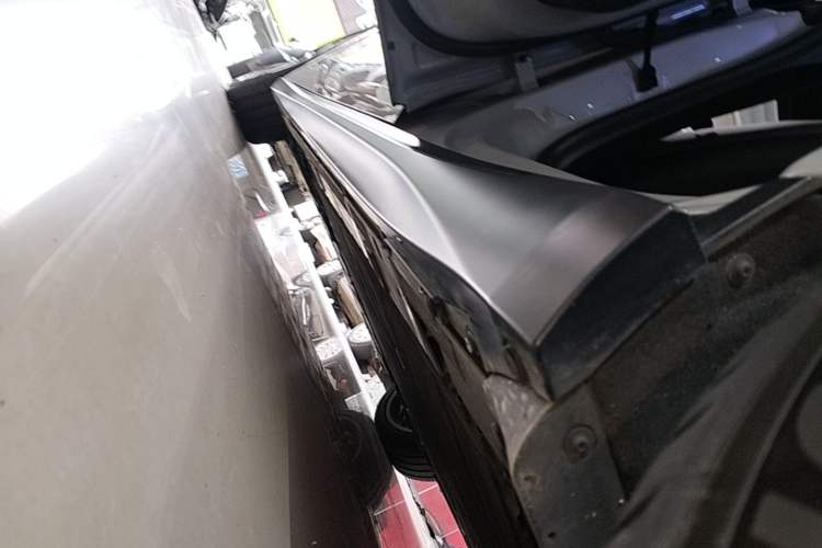 Used Nio ET5T 2024 75kWh Touring Left Side Sill