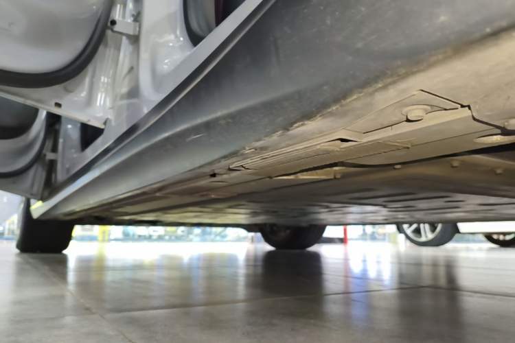 Used Nio ET5T 2024 75kWh Touring Left Side Sill