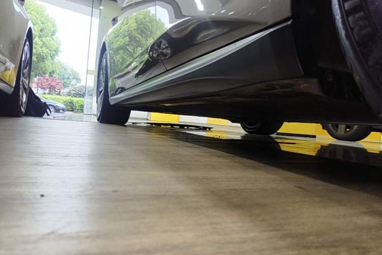 Used Nio ET5T 2024 75kWh Touring Left Side Sill