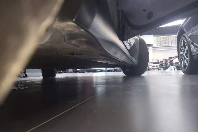 Used Nio ET5T 2024 75kWh Touring Left Side Sill