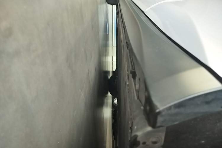 Used Nio ET5T 2024 75kWh Touring Left Side Sill