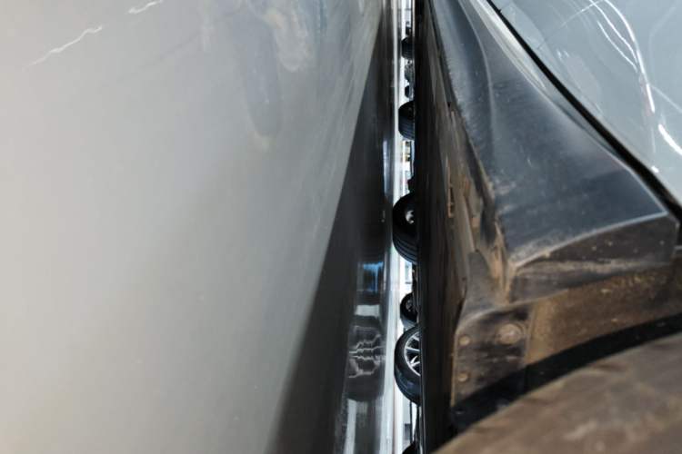 Used Nio ET5T 2024 75kWh Touring Left Side Sill