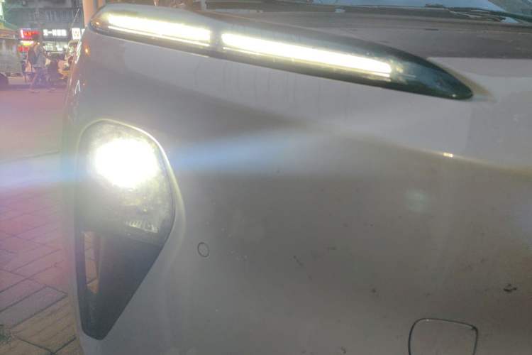 Used Nio ET5T 2024 75kWh Touring Right Front Headlight