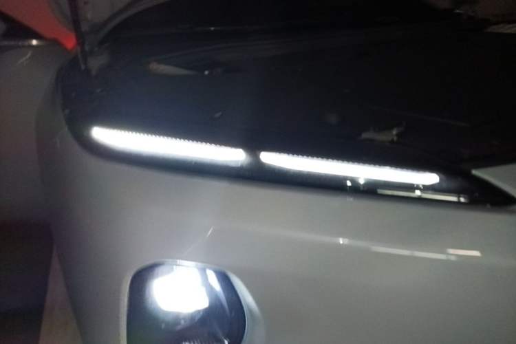 Used Nio ET5T 2024 75kWh Touring Right Front Headlight