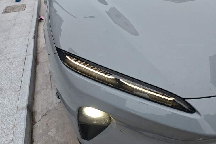 Used Nio ET5T 2024 75kWh Touring Right Front Headlight