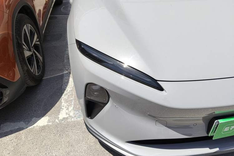 Used Nio ET5T 2024 75kWh Touring Right Front Headlight