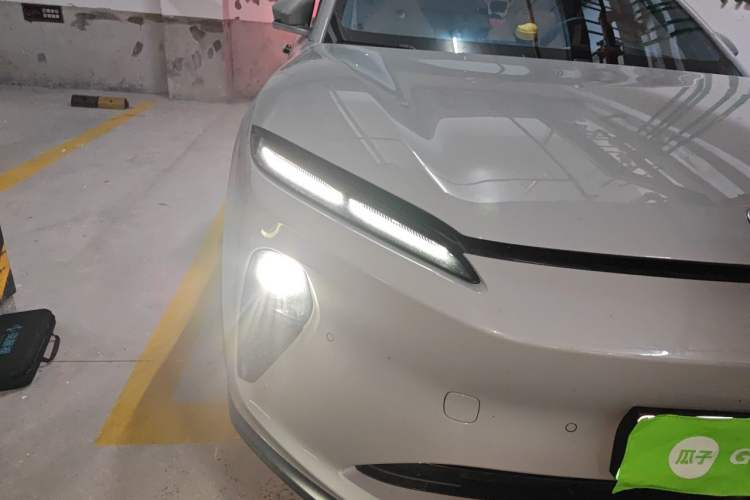 Used Nio ET5T 2024 75kWh Touring Right Front Headlight
