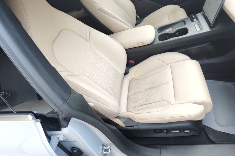 Used Nio ET5T 2024 75kWh Touring Right Front Seat