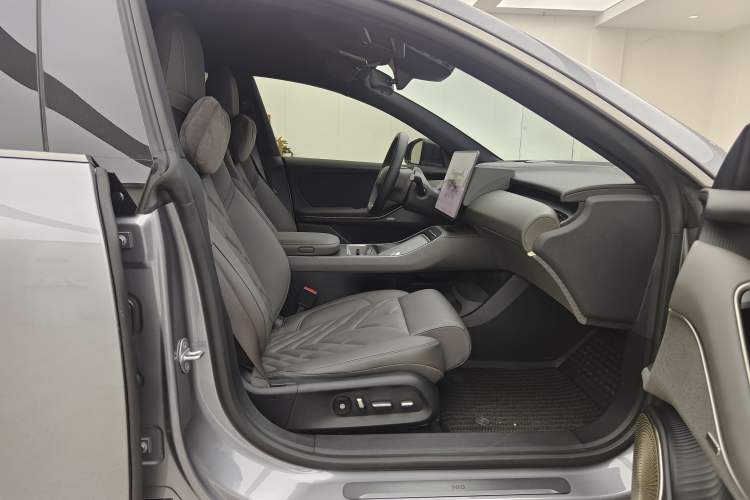 Used Nio ET5T 2024 75kWh Touring Right Front Seat