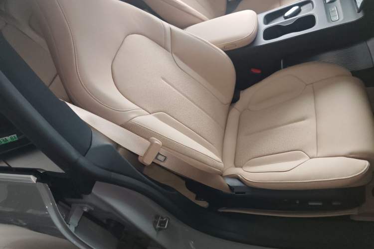Used Nio ET5T 2024 75kWh Touring Right Front Seat