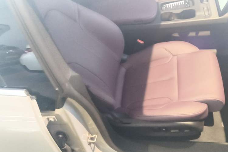 Used Nio ET5T 2024 75kWh Touring Right Front Seat
