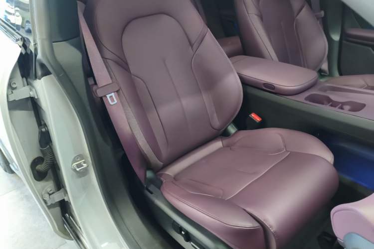 Used Nio ET5T 2024 75kWh Touring Right Front Seat