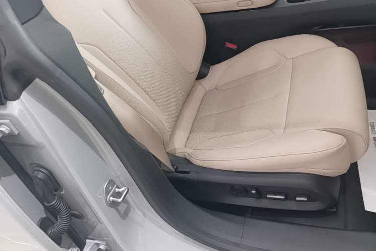 Used Nio ET5T 2024 75kWh Touring Right Front Seat