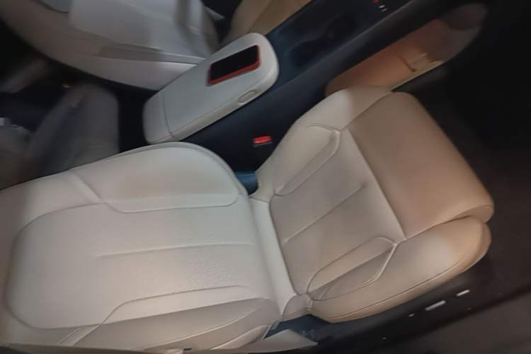 Used Nio ET5T 2024 75kWh Touring Right Front Seat
