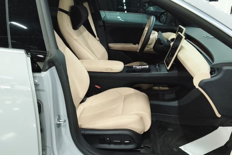 Used Nio ET5T 2024 75kWh Touring Right Front Seat