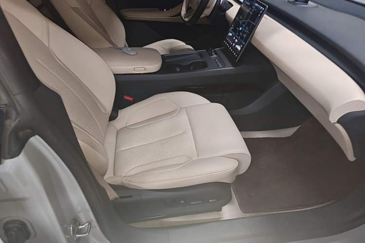 Used Nio ET5T 2024 75kWh Touring Right Front Seat