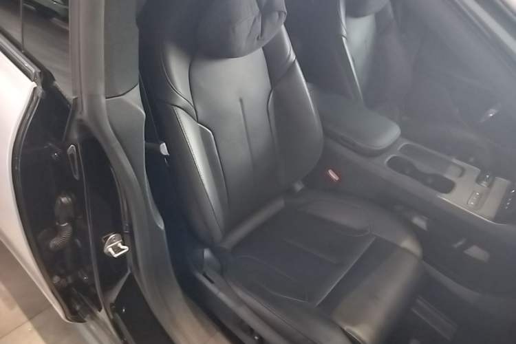 Used Nio ET5T 2024 75kWh Touring Right Front Seat