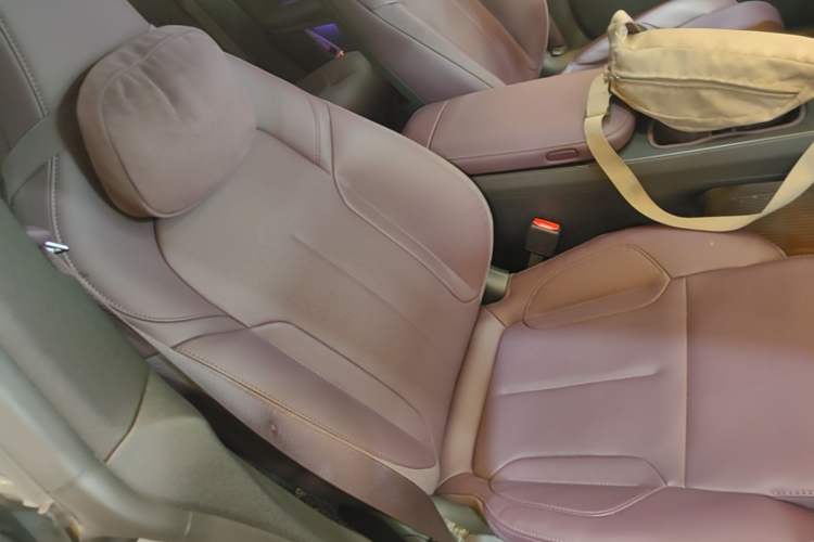 Used Nio ET5T 2024 75kWh Touring Right Front Seat