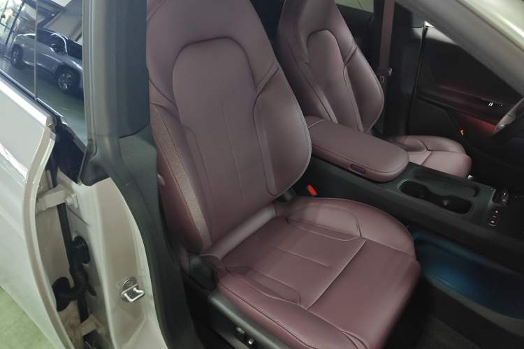 Used Nio ET5T 2024 75kWh Touring Right Front Seat
