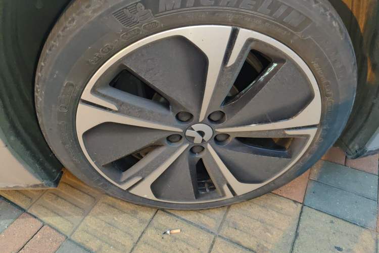 Used Nio ET5T 2024 75kWh Touring Right Front Wheel Hub