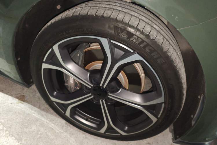 Used Nio ET5T 2024 75kWh Touring Right Front Wheel Hub