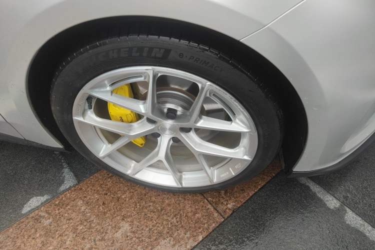Used Nio ET5T 2024 75kWh Touring Right Front Wheel Hub
