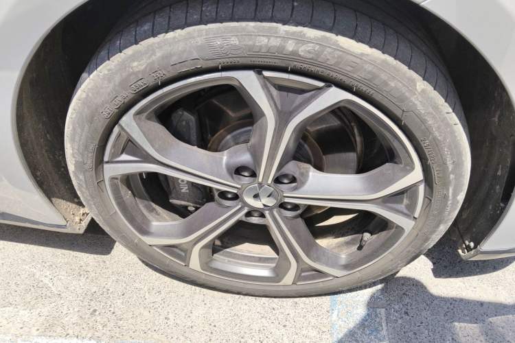 Used Nio ET5T 2024 75kWh Touring Right Front Wheel Hub