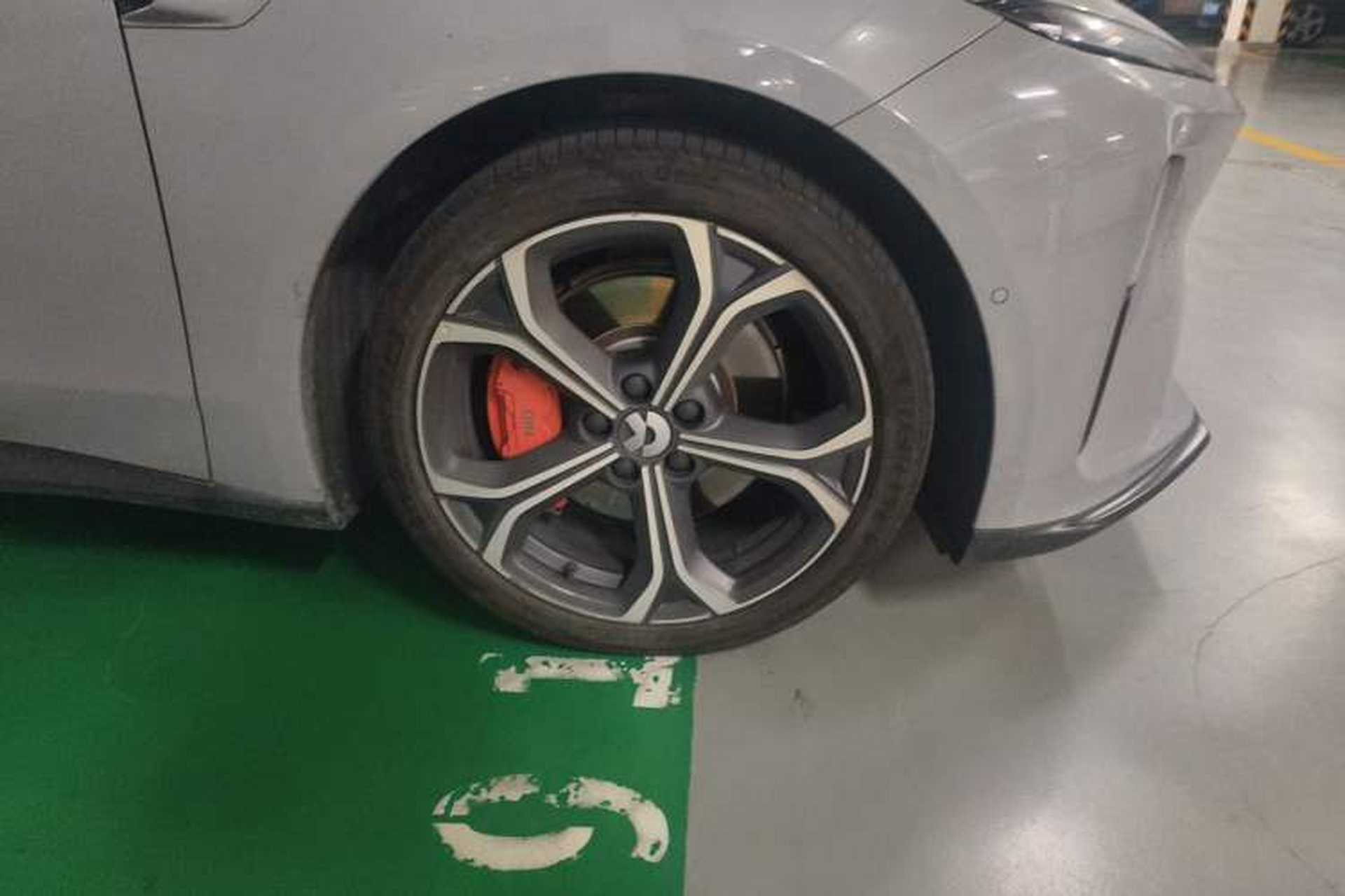 Used Nio ET5T 2024 75kWh Touring Right Front Wheel Hub