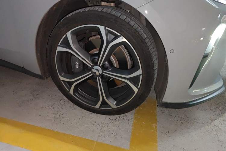 Used Nio ET5T 2024 75kWh Touring Right Front Wheel Hub