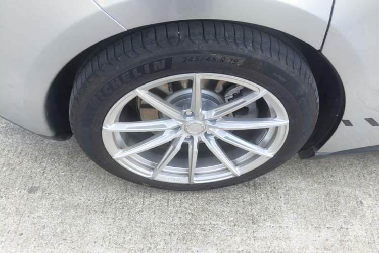 Used Nio ET5T 2024 75kWh Touring Right Rear Wheel Hub