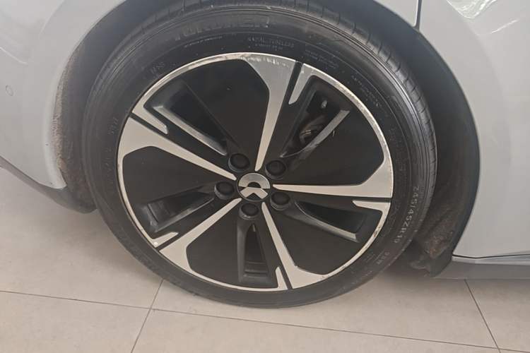 Used Nio ET5T 2024 75kWh Touring Right Rear Wheel Hub