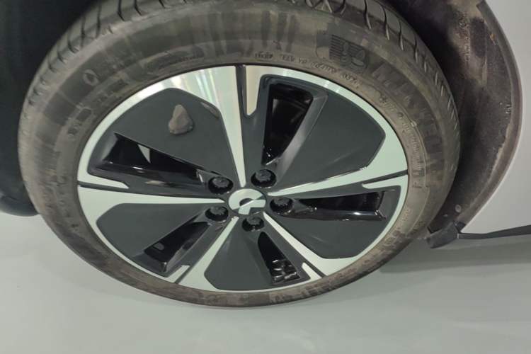 Used Nio ET5T 2024 75kWh Touring Right Rear Wheel Hub
