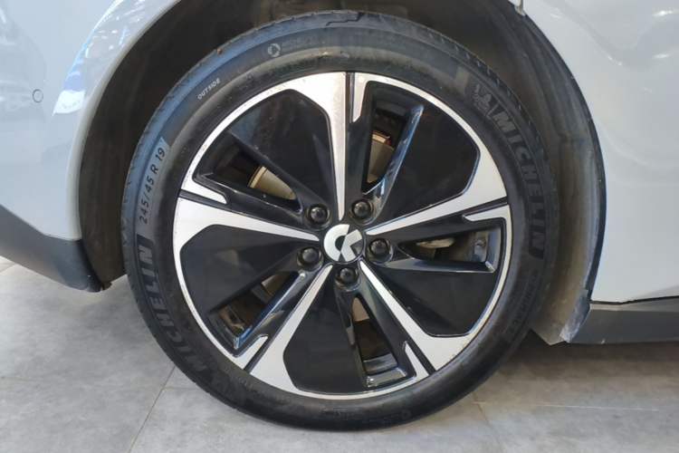 Used Nio ET5T 2024 75kWh Touring Right Rear Wheel Hub