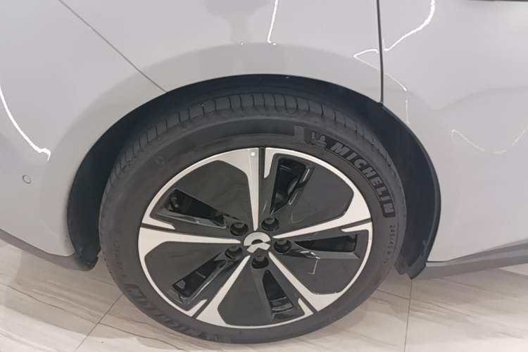 Used Nio ET5T 2024 75kWh Touring Right Rear Wheel Hub
