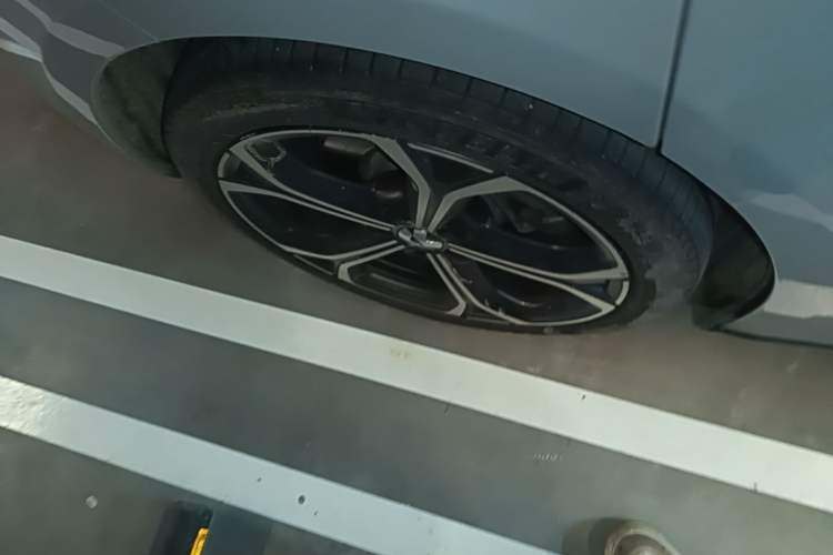 Used Nio ET5T 2024 75kWh Touring Right Rear Wheel Hub