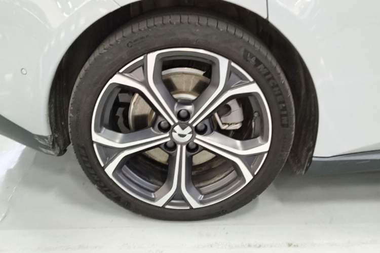 Used Nio ET5T 2024 75kWh Touring Right Rear Wheel Hub