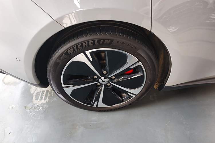 Used Nio ET5T 2024 75kWh Touring Right Rear Wheel Hub