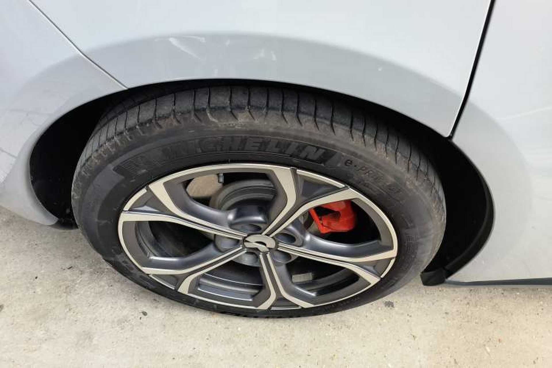 Used Nio ET5T 2024 75kWh Touring Right Rear Wheel Hub
