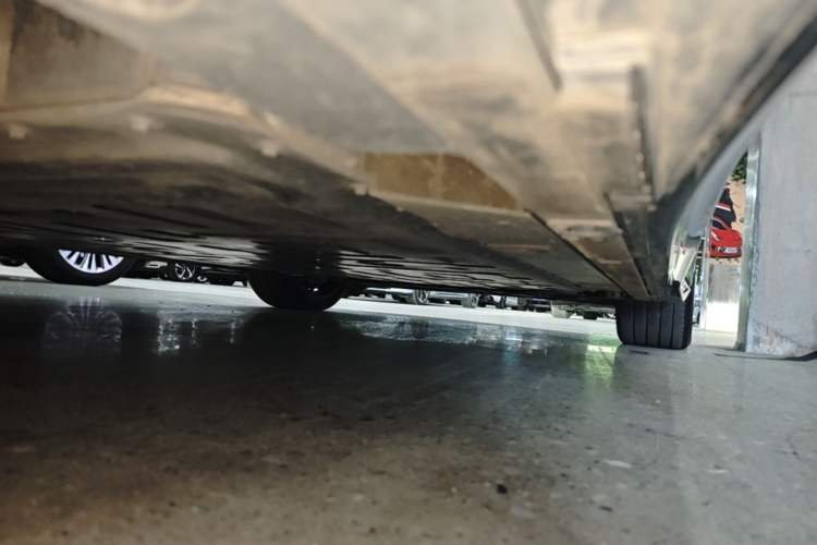 Used Nio ET5T 2024 75kWh Touring Right Side Sill