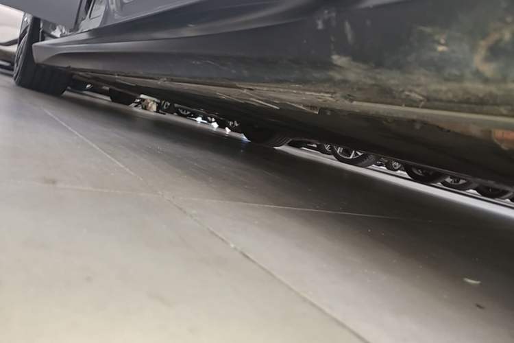 Used Nio ET5T 2024 75kWh Touring Right Side Sill