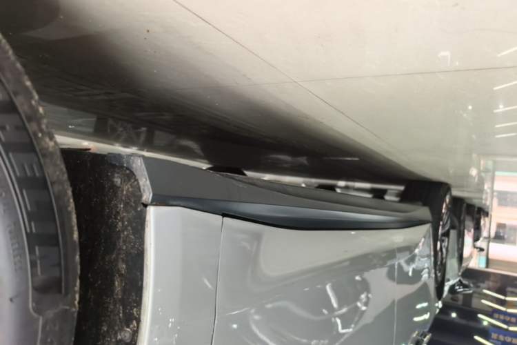 Used Nio ET5T 2024 75kWh Touring Right Side Sill