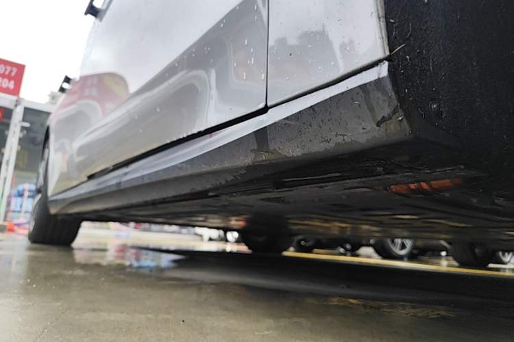 Used Nio ET5T 2024 75kWh Touring Right Side Sill