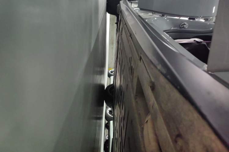 Used Nio ET5T 2024 75kWh Touring Right Side Sill