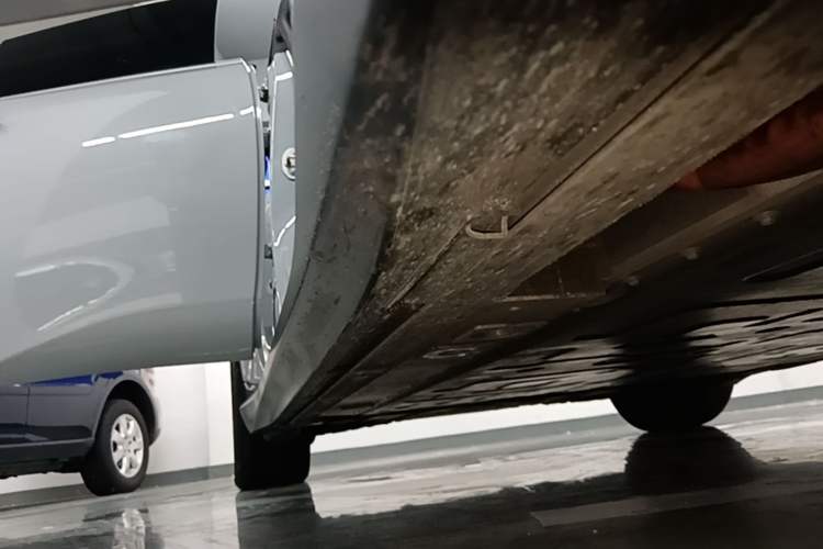 Used Nio ET5T 2024 75kWh Touring Right Side Sill