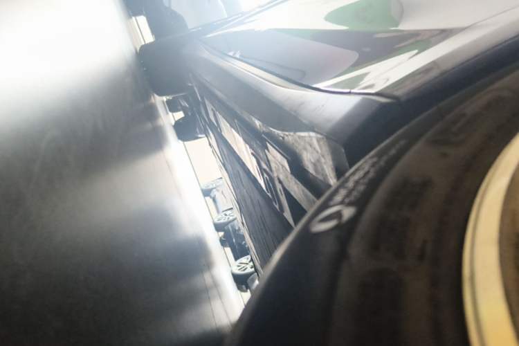 Used Nio ET5T 2024 75kWh Touring Right Side Sill