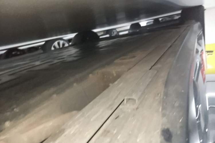 Used Nio ET5T 2024 75kWh Touring Right Side Sill